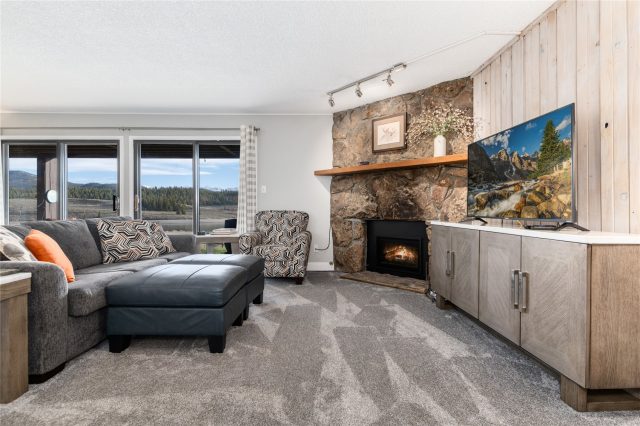 Condo in Dillon Bay In Corinthian Hill Condo, Dillon — photo 3 Condo in Dillon Bay In Corinthian Hill Condo, Dillon, CO — photo 3 (MLS S1059339)