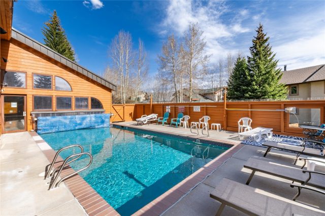 Condo in Dillon Bay In Corinthian Hill Condo, Dillon — photo 5 Condo in Dillon Bay In Corinthian Hill Condo, Dillon, CO — photo 5 (MLS S1059339)