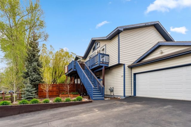 Duplex in Willowgrove Sub, Silverthorne, CO — photo 2 (MLS S1059394)