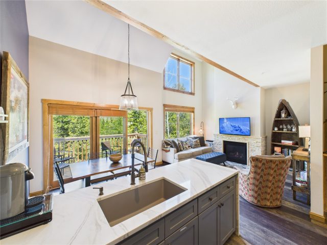 Condo in Seasons At Keystone Condo, Keystone — photo 1 Condo in Seasons At Keystone Condo, Keystone, CO — photo 1 (MLS S1059635)