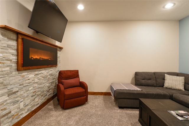 302 N Main Street photo 15