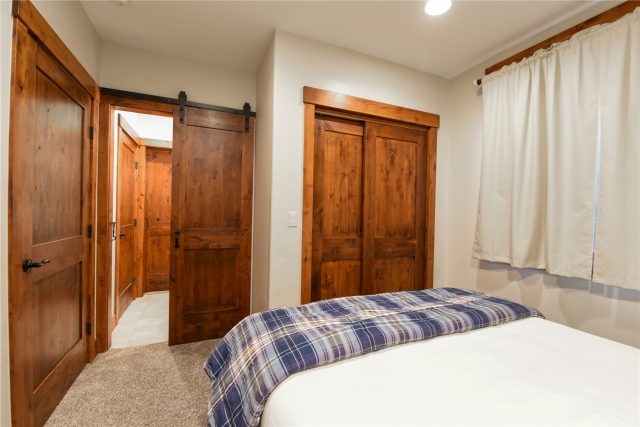 302 N Main Street photo 20
