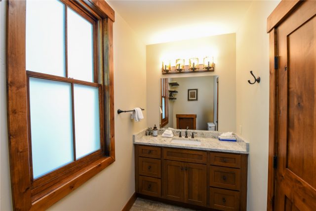 302 N Main Street photo 8