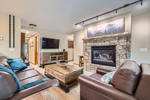 Condo in Los Pinos, Breckenridge, CO — photo 1 (MLS S1059749)