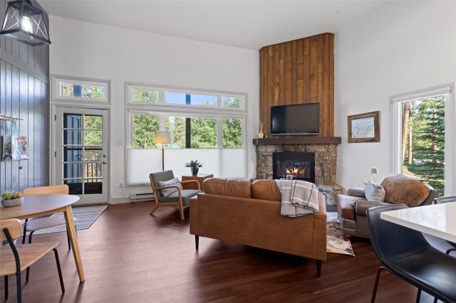 100 N Gold Flake Terrace A photo 10