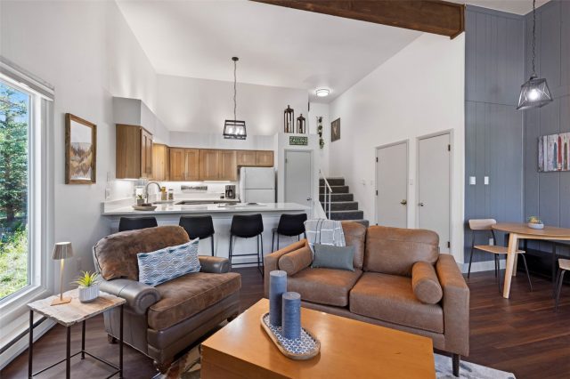 100 N Gold Flake Terrace A photo 12