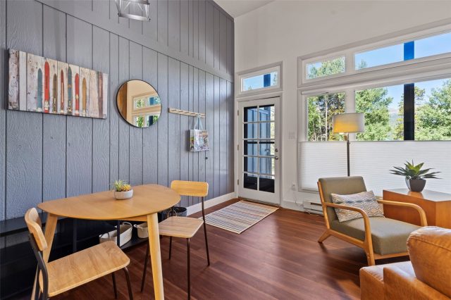 100 N Gold Flake Terrace A photo 18