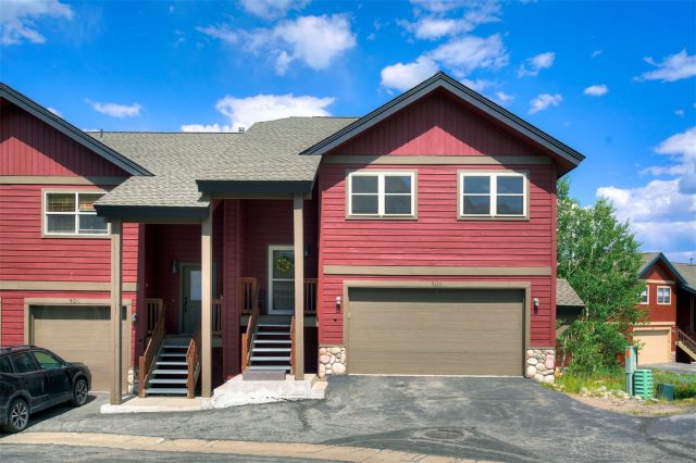 Townhome in Prospector Village, Silverthorne, CO — photo 1 (MLS S1061195)
