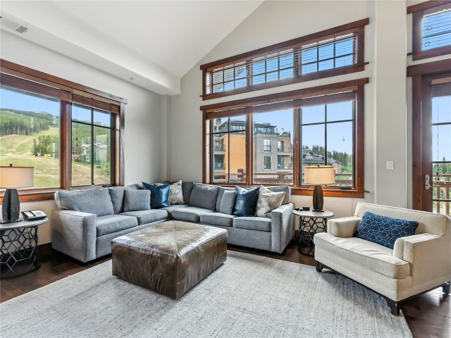 Condo in One Ski Hill Place, Breckenridge, CO — photo 4 (MLS S1061219)