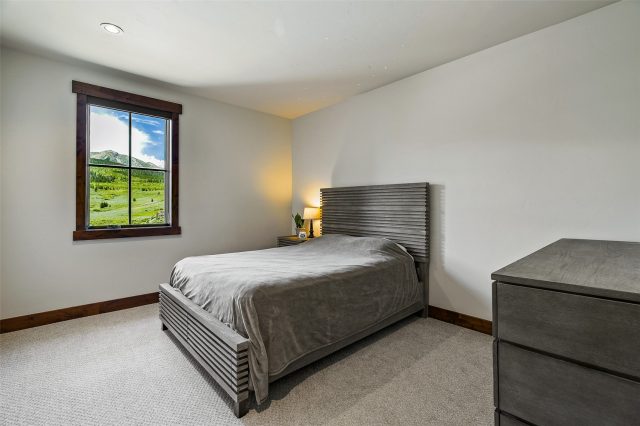 455 Highfield Trail photo 25