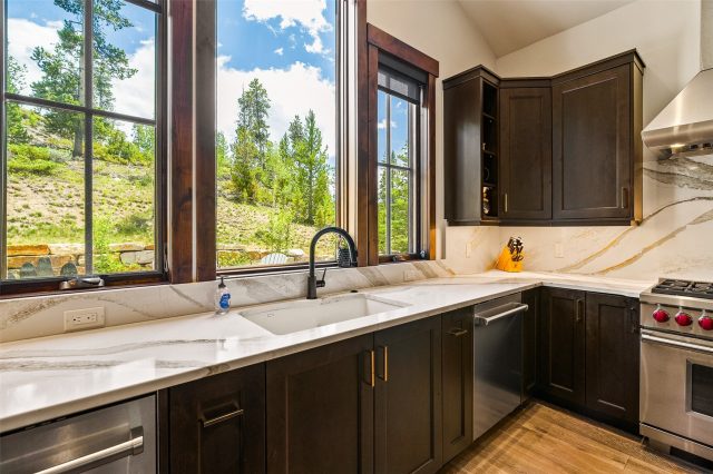 455 Highfield Trail photo 42