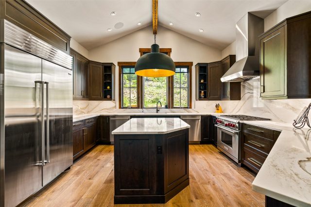 455 Highfield Trail photo 8