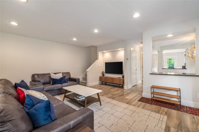 196 Wellington Road photo 10