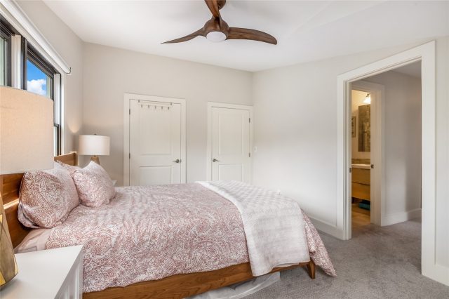 196 Wellington Road photo 22