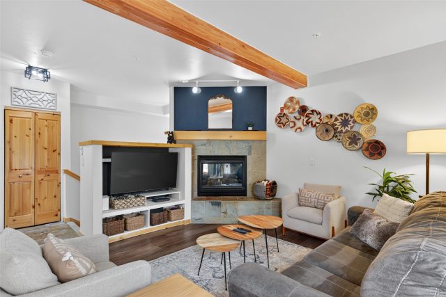 Condo in Twin Elk Lodge, Breckenridge — photo 4 Condo in Twin Elk Lodge, Breckenridge, CO — photo 4 (MLS S1061586)