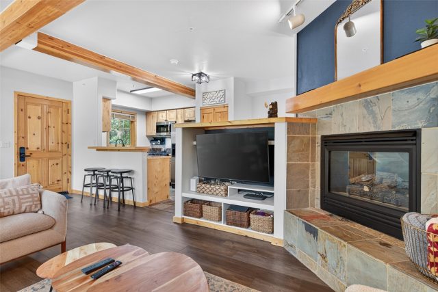 Condo in Twin Elk Lodge, Breckenridge — photo 5 Condo in Twin Elk Lodge, Breckenridge, CO — photo 5 (MLS S1061586)