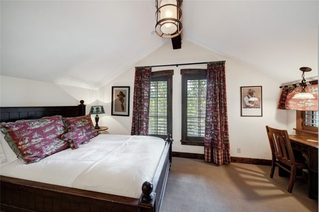 456 Peerless Drive photo 32