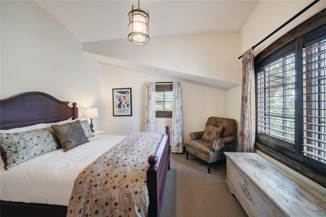 456 Peerless Drive photo 34