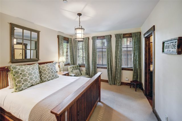 456 Peerless Drive photo 41
