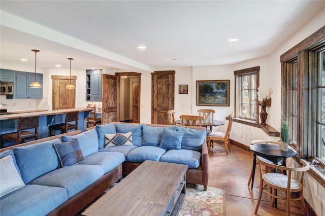456 Peerless Drive photo 44