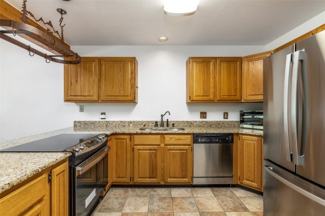 132 Burgundy Circle photo 10