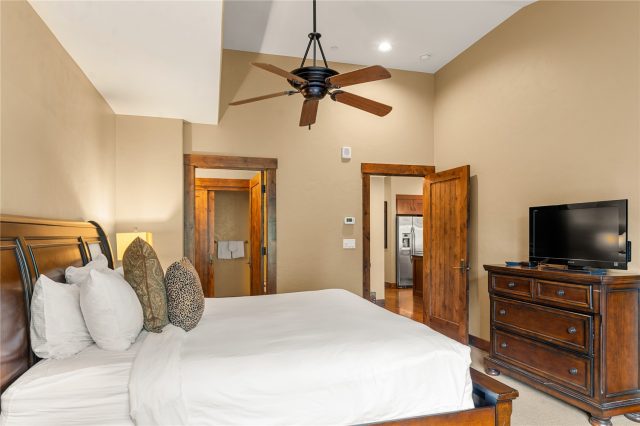 600 Columbine Road 5310 photo 13