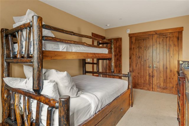 600 Columbine Road 5310 photo 18