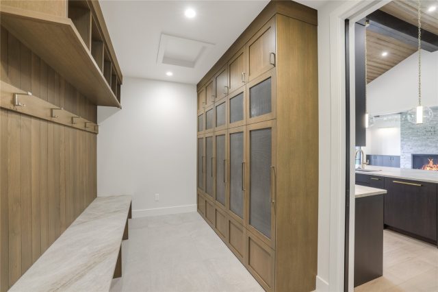 90 W Trade Court photo 27
