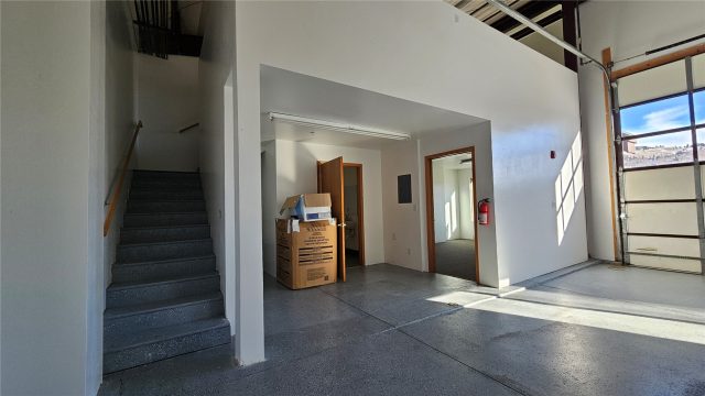 256 Annie Road A photo 5