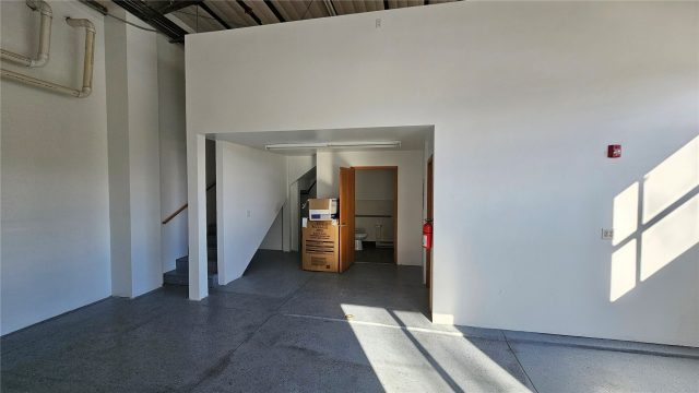 256 Annie Road A photo 6