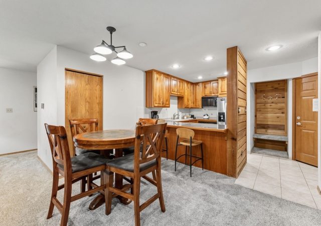 305 S Park Avenue 402 photo 16
