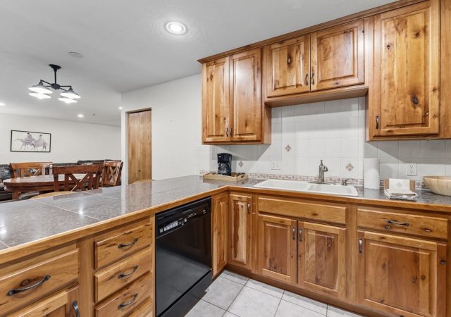 305 S Park Avenue 402 photo 17