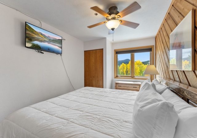 305 S Park Avenue 402 photo 24