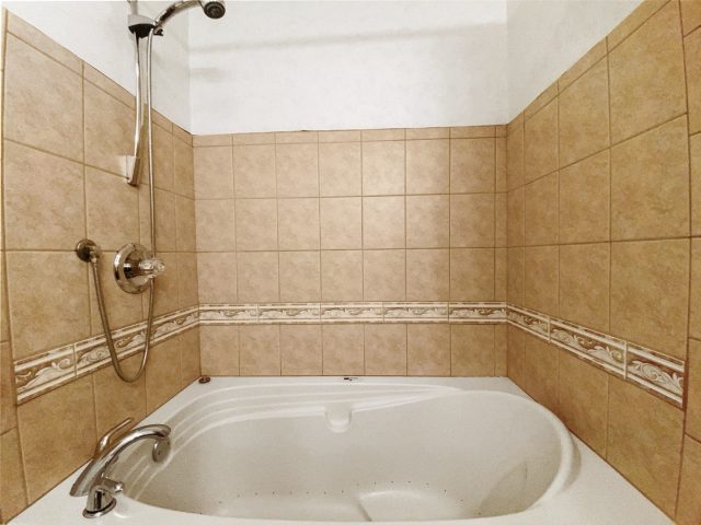 305 S Park Avenue 402 photo 35