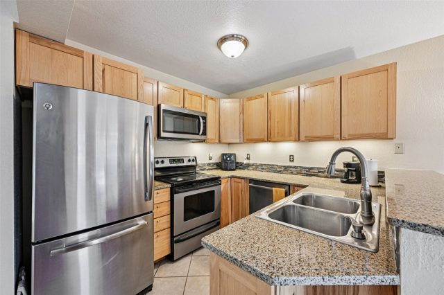 1109 Royal Coachman Boulevard photo 8