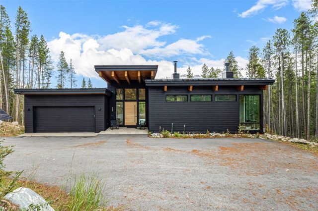 735 Gold King Way photo 40