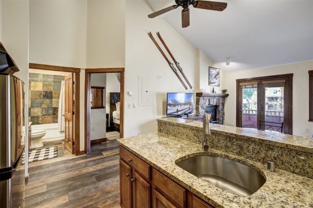 Condo in Arapahoe Lodge Condo, Keystone, CO — photo 2 (MLS S1064036)