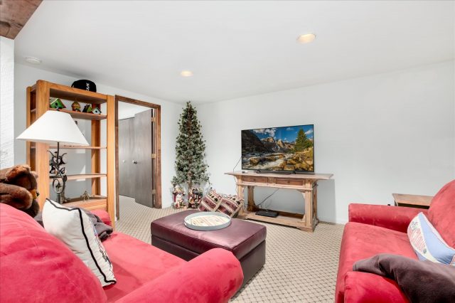 522 Wellington Road photo 39