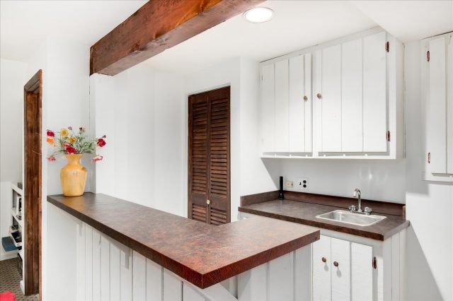 522 Wellington Road photo 40