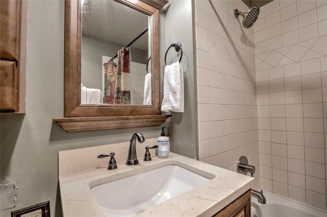 100 Dercum Square 8380 photo 10