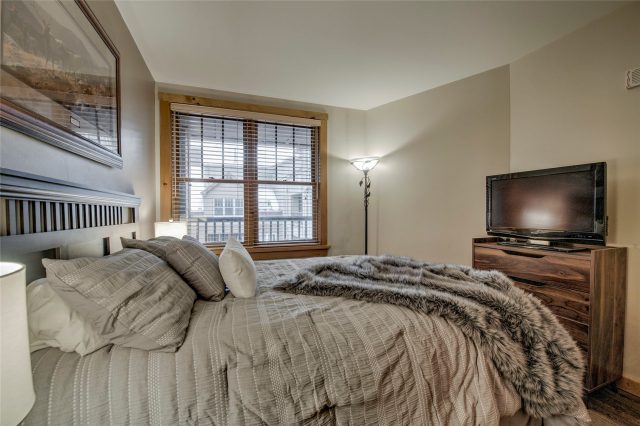 100 Dercum Square 8380 photo 14
