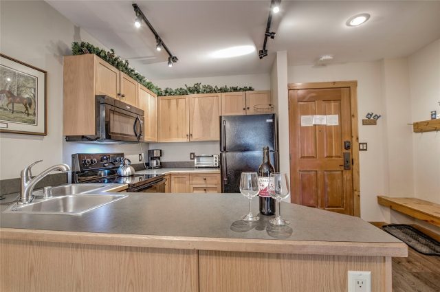 100 Dercum Square 8380 photo 9