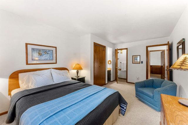 Townhome in Buffalo Ridge Condo, Silverthorne, CO — photo 3 (MLS S1064158)