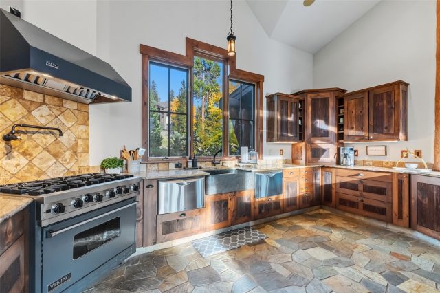 62 Goldenview Drive photo 9