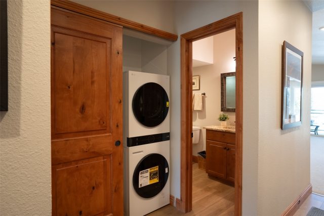176 E La Bonte Street 306 photo 20
