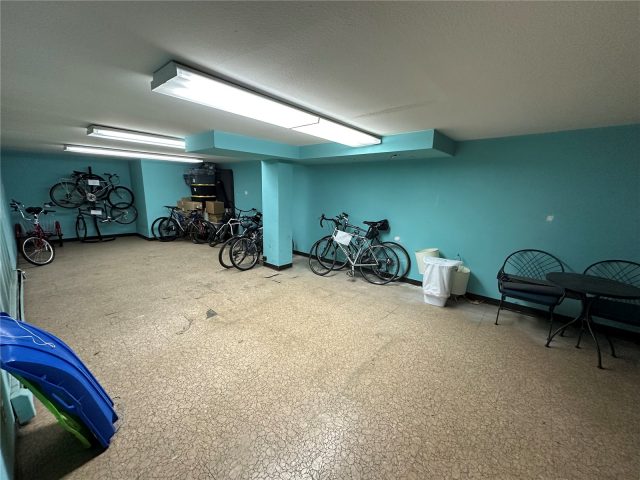 176 E La Bonte Street 306 photo 44