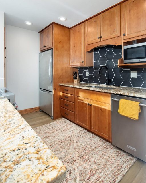 176 E La Bonte Street 306 photo 7