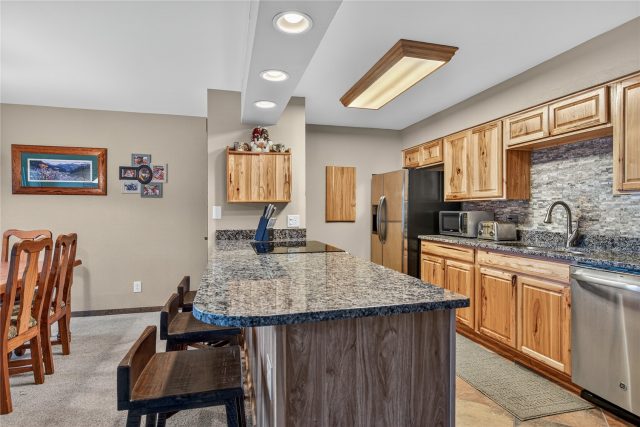 325 Four Oclock Road D205 photo 7