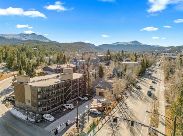 Condo in Gold Creek, Breckenridge — photo 4 Condo in Gold Creek, Breckenridge, CO — photo 4 (MLS S1064386)