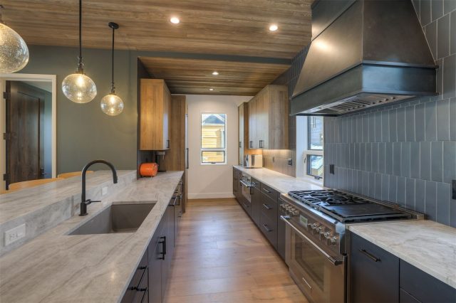 212 Frisco Street photo 8